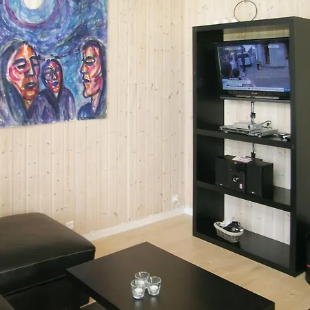 Сasa de vacaciones Cozy Home In Hadsund With Wifi